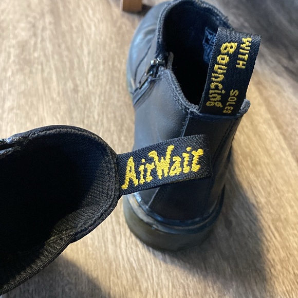 Youth size 3 Doc Marten boots - Picture 4 of 8